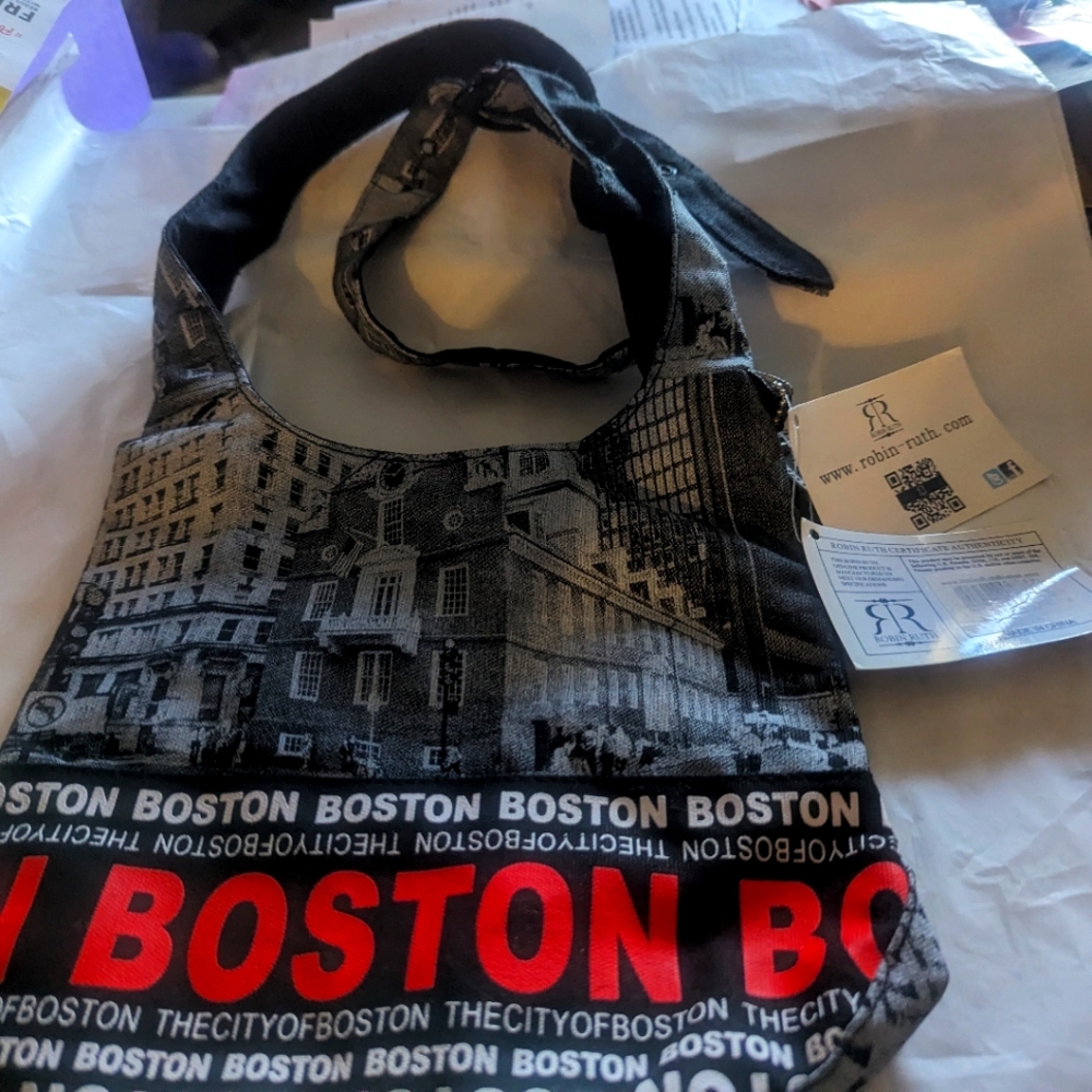 NWT- Robin Ruth - Boston purse ( black/red)